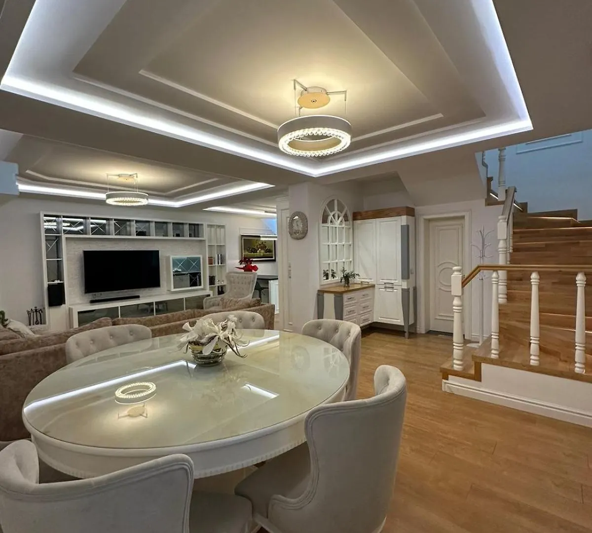 Villa Inside Tirana 0*,